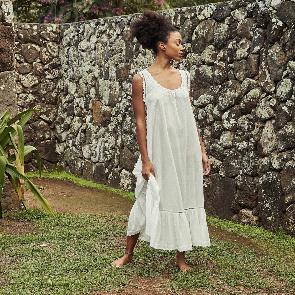 Dôen Poem nightgown in size small color white